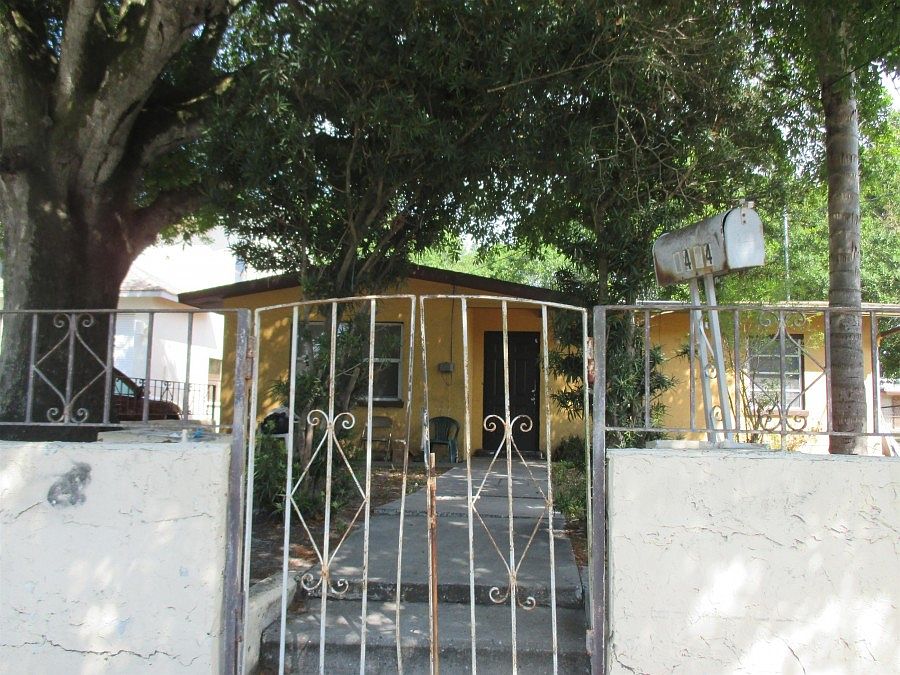 1st image of 2424 Gillespie Ave
