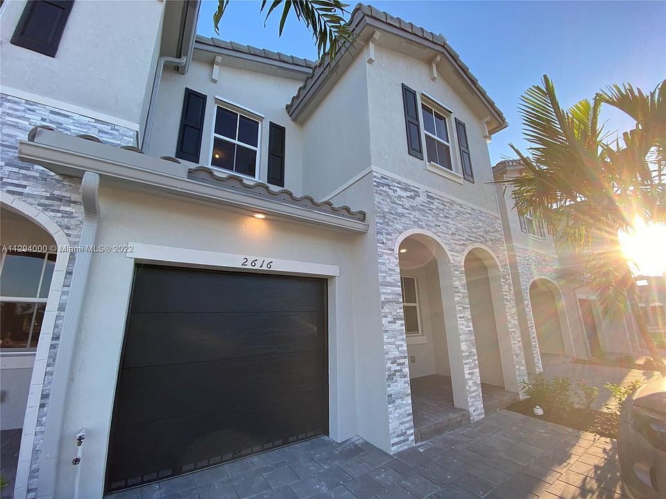 1st image of 2616 SE 11th Ct #2616