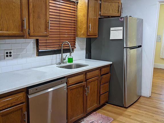 2nd image of 630 Beach Ave #1