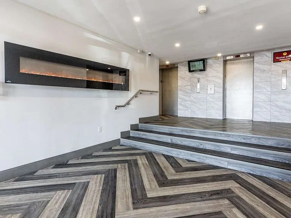 2020 Sheppard Ave W
