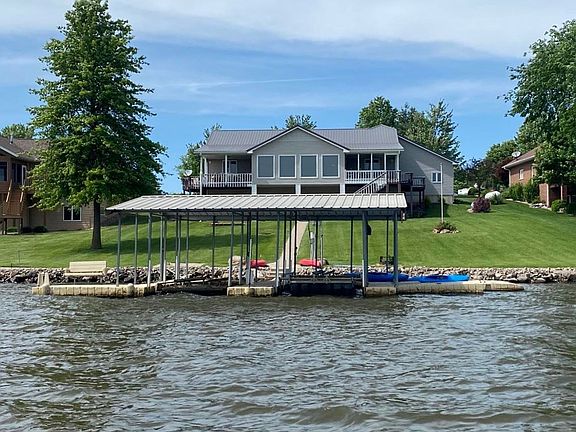 3rd image of 32227 Brant Ln