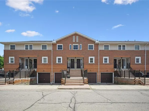 465 Beechwood Pl #17, Waterloo, ON N2T 2N8