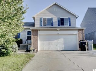 8841 Quest St, Omaha, NE 68122