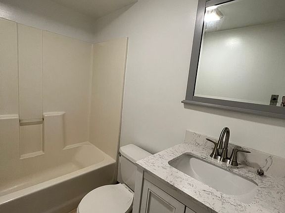 2nd image of 521 E Warrington Ave APT 4