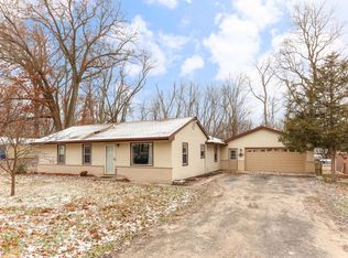 9604 Palmer Rd, Whitmore Lake, MI 48189