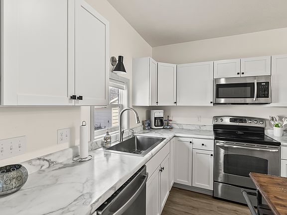 2nd image of 704 N Duluth Ave