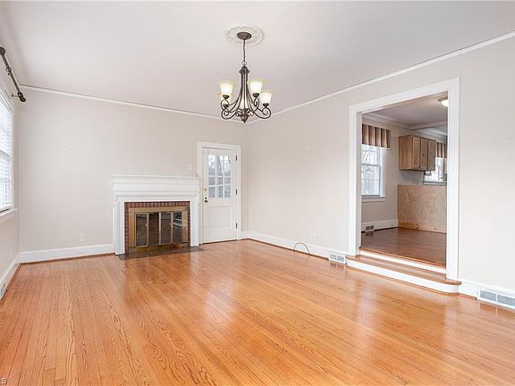 5th image of 925 Seymour Ct