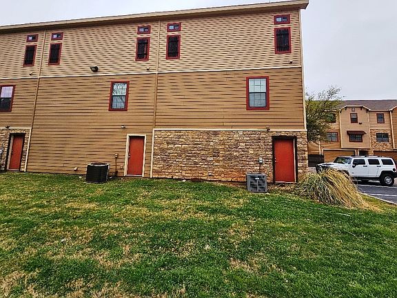 3rd image of 2410 S 2nd St APT 1579