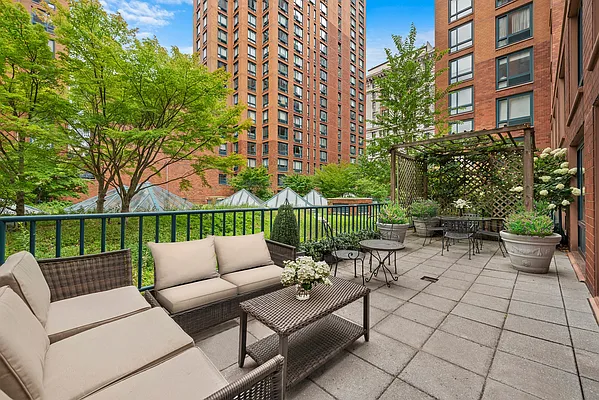 Rented by Corcoran | media 2