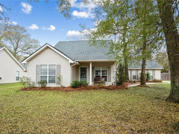 220 Heather Dr, Mandeville, LA 70471