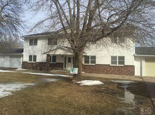 708 Kastner Dr #1, Holstein, IA 51025
