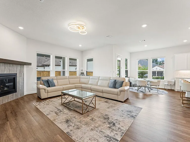 21 Cassena Grove Pl — Photo 8