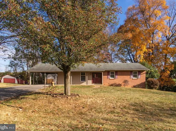 10130 Melody Ln, Hagerstown, MD 21740