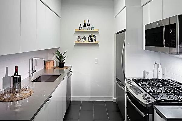 1st image of 45 Hoyt St APT 3W