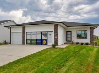 5401 167th St, Urbandale, IA 50323