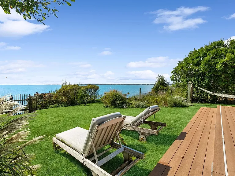 38 Oceanview Dr — Photo 2