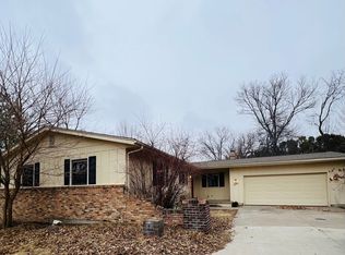 5 Buena Dr, Iowa City, IA