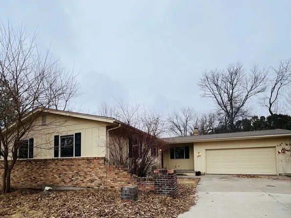 5 Buena Dr, Iowa City, IA 52245