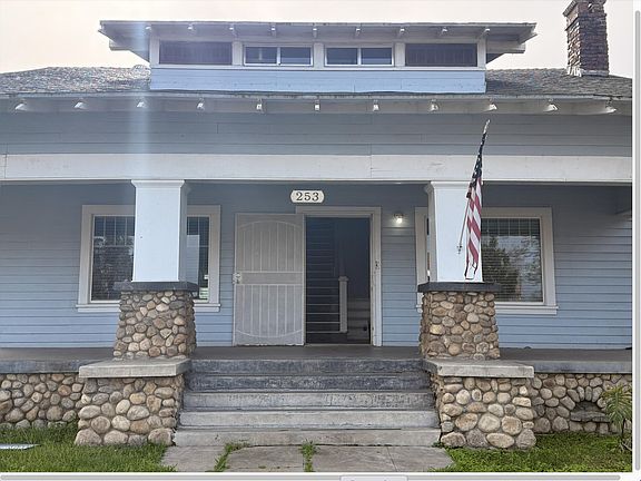 3rd image of 253 E Putnam Avenue