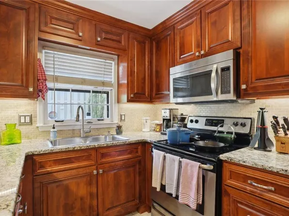 73 Larue Pl NW, Atlanta, GA 30327