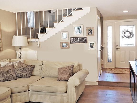3rd image of 27668 Saffron Ln