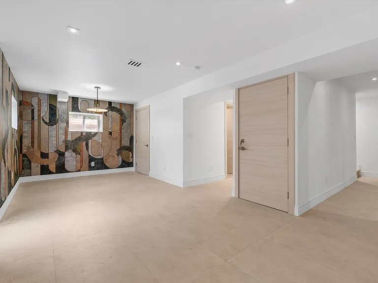 280 Shinnecock Hills Rd — Photo 11