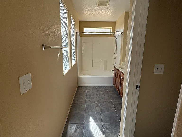 4725 Portola Vista Ave — Photo 19