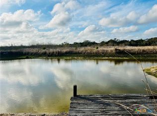 607 Quail Meadow Rd, Seadrift, TX 77983