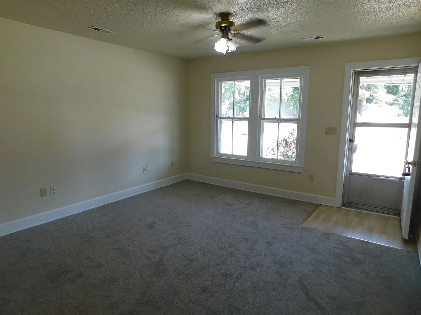 2 bedroom, 1 bath home in Pasquotank County — Photo 3