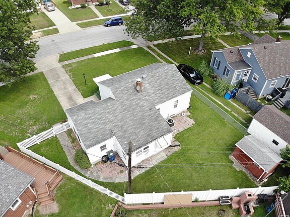 3rd image of 311 Brentwood Blvd