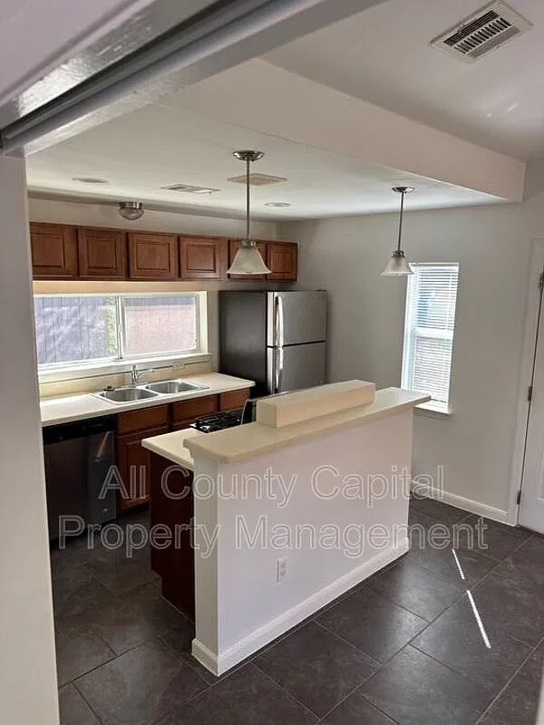 1 bed, 1.0 bath, 480 sqft, $1,495 — Photo 3
