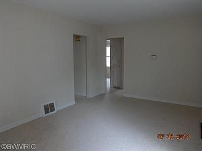 3rd image of 1203 Edna St SE