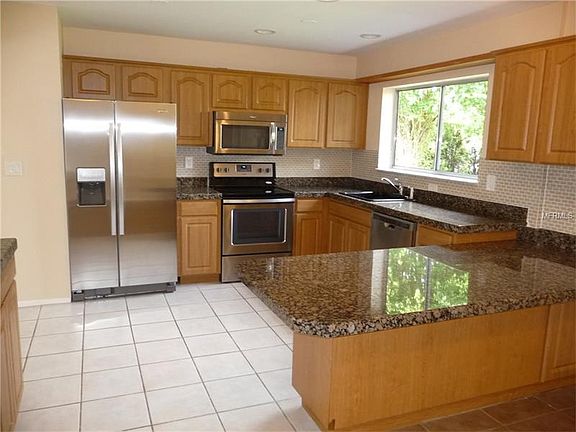 3rd image of 4052 Fontainebleau St