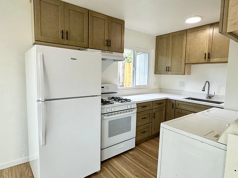 7339 Starward Dr — Photo 1