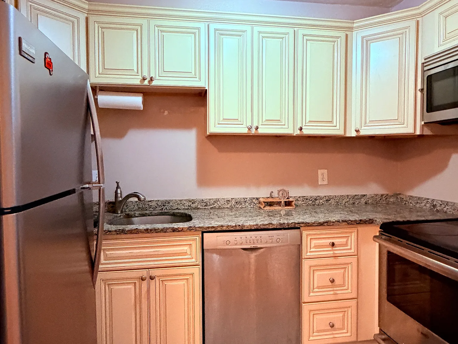 2 bed, 638 sqft, $3,700 — Photo 1