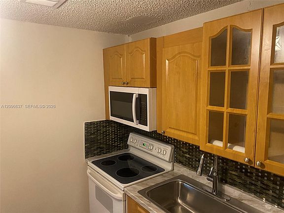 5th image of 8310 NW 47th St