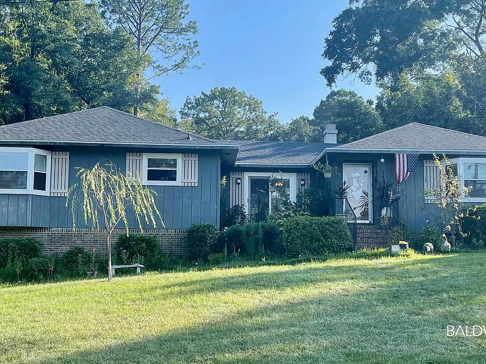 1st image of 142 Fairway Dr
