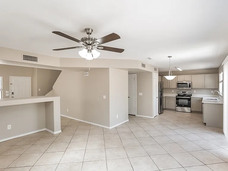 6558 W Chickasaw St — Photo 10