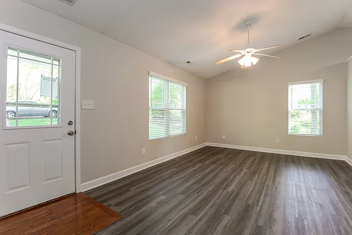 772 Charleston Dr — Photo 7