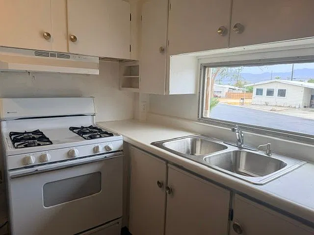 2 bed, 2.0 bath, 960 sqft, $1,400 — Photo 3