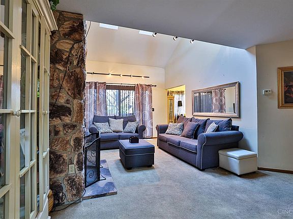 3rd image of 260 Centerbury Ct