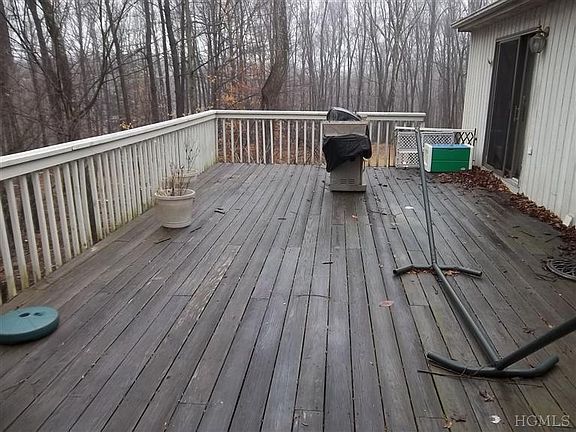 3rd image of 202 Briarwood Dr