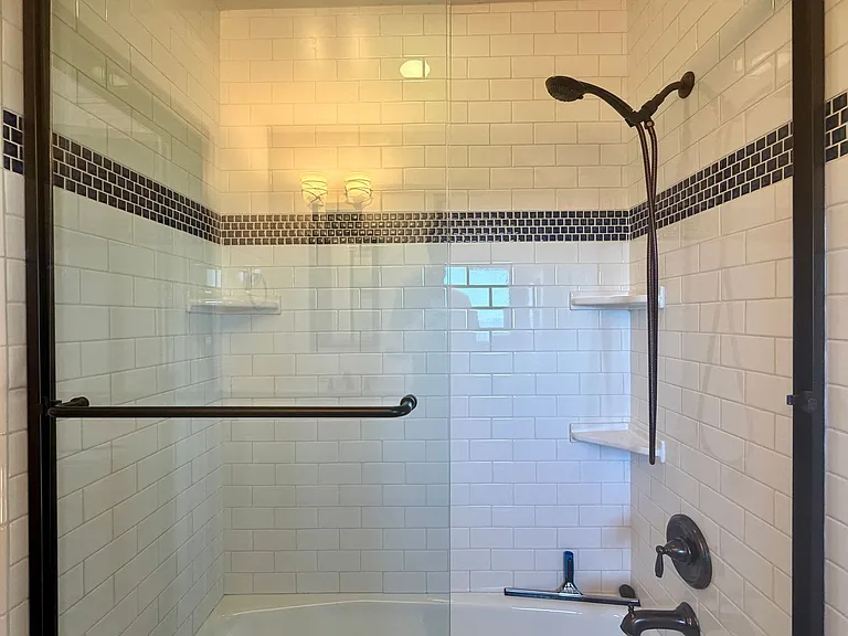 2313 Warmlands Ave — Photo 9