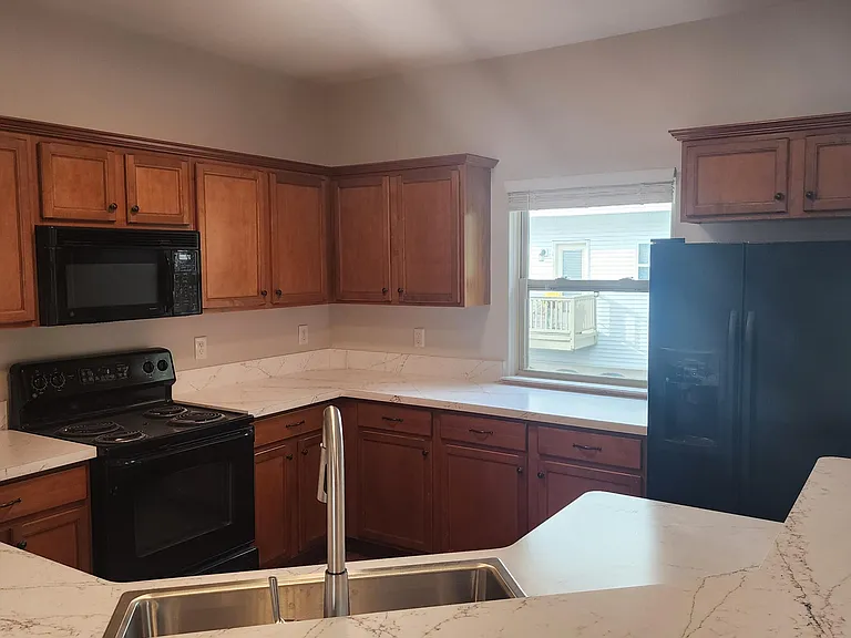 1574 Kessler Ave — Photo 9