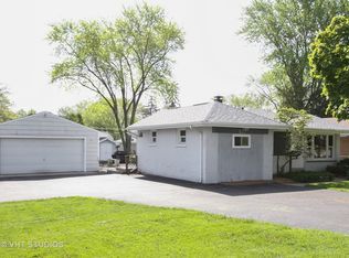 127 S Lake St, Mundelein, IL