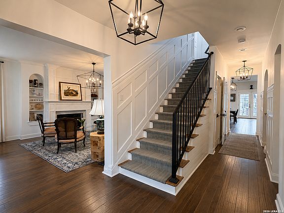 5th image of 106 Parklane