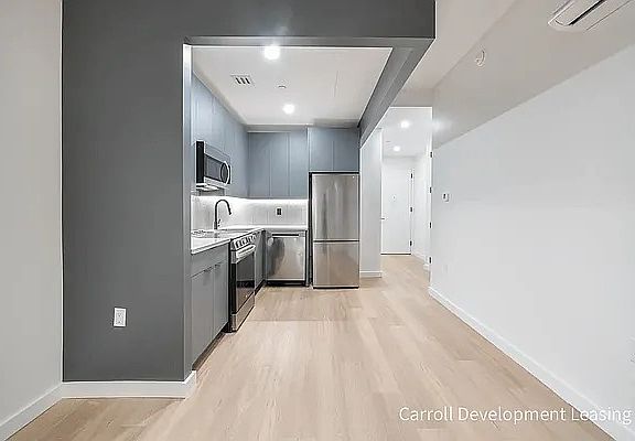 3rd image of 931 Carroll St #1409