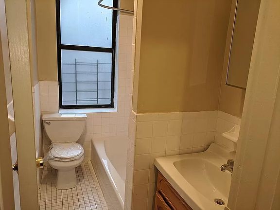 5th image of 3230 Steuben Ave #5B