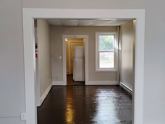 3rd image of 318 Marquette St #324