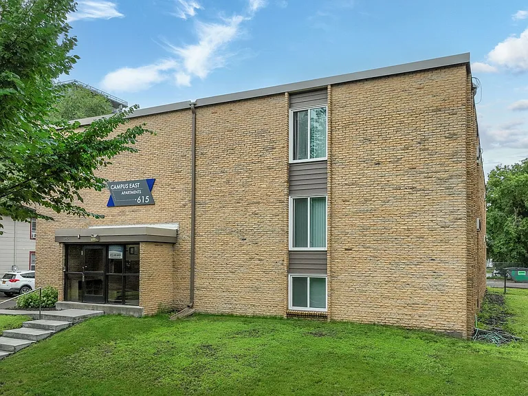 Campus East Apartments: Your Perfect Home Near U of M Twin Cities! — Photo 3